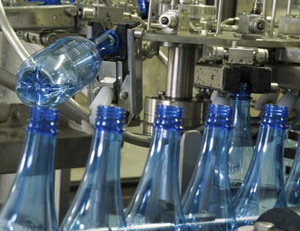 Petcycle und das Forum PET halten eine neue Ökobilanzierung für PET-Einwegflaschen für unerlässlich (Foto: Alistair Cotton/iStockPhoto)