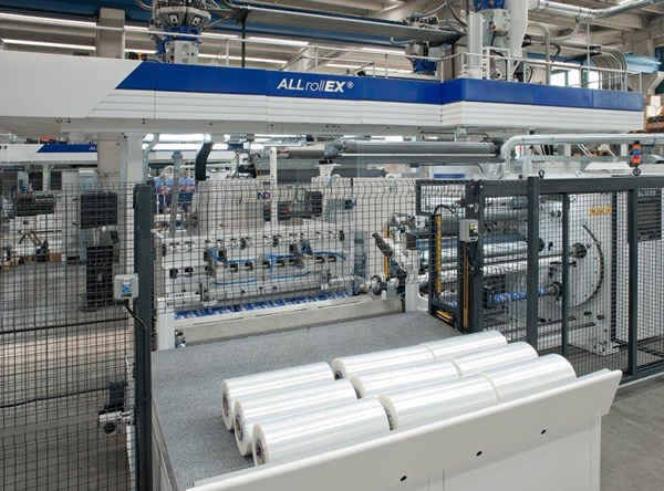 Trotz aller Covid-19 Schwierigkeiten werden in Nibbia weiter Anlagen produziert (Foto: Colines)