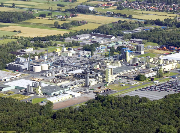 Werk des PET-Erzeugers und Faserherstellers in Hamm (Foto: Advansa)