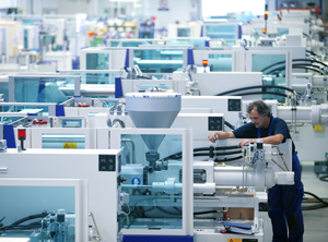 In den deutschen Werken wird die Maschinenproduktion in den nächsten drei Wochen ausgesetzt (Foto: KraussMaffei)