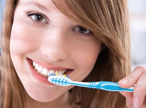 Das Sortiment an thermoplastischen Elastomeren (TPE) für Zahn- und Mundhygieneprodukte wird um Typen mit Haftung zu polaren Kunststoffen wie PA, PETG, ABS und ABS/PC erweitert (Foto: Kraiburg TPE)