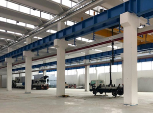 Hallenneubau für die Montage von Großmaschinen bis zu 45.000 kN Schließkraft (Foto: BMB)