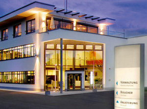 Der Halbzeugbearbeiter darf das Verwaltungsgebäude aufstocken (Foto: Schäfer Kunststofftechnik)