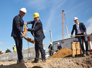 Spatenstich für das neue Hochregallager in Köln (Foto: Orion Engineering Carbons)