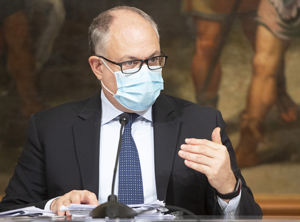 Finanzminister Roberto Gualtieri hatte unter anderem die unangenehme Aufgabe, die erneute Verschiebung der Plastic tax anzukündigen (Foto: Italienische Regierung)