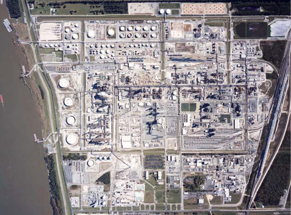 Polymerisationsanlagen unter anderem von Dow – hier ein Luftbild des Standortes Hahnville nahe New Orleans – waren diesmal in geringerem Umfang betroffen (Foto: Dow)