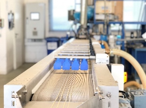 Strang-Transportband zur Produktion technischer Compounds (Foto: Sitraplas)