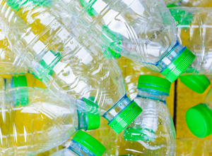 25 Prozent RE PET sollen ab 2025 verpflichtend sein (Foto: PantherMedia/Sorapop)