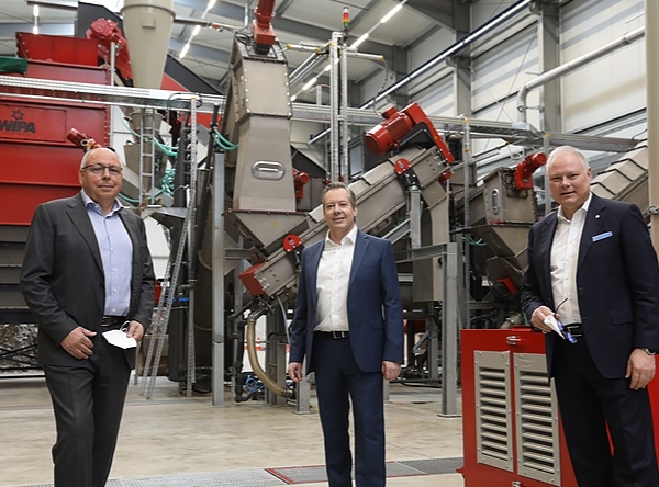 Die Chefs der drei größten Kartonhersteller: Stephen Naumann (Elopak), Robert Kummer (SIG Combibloc) und Stephan Karl (Tetra Pak; von links, Foto: FKN)