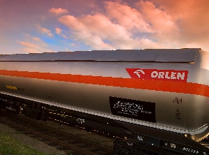 Ein Tanklaster mit dem Adler-Logo der polnischen Orlen-Gruppe (Foto: PKN Orlen)