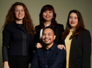 Das Cellugy-Team: Serena Leka, Deby Fapyane, Isabel Alvarez-Martos (v.li.) und Parun Sihombing (sitzend; Foto: Cellugy)