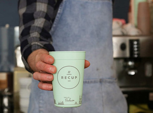 Mehrwegbecher aus PP (Foto: Recup)