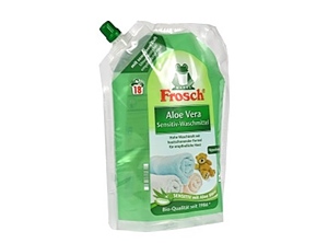 Recycelfähiger Standbodenbeutel mit Schraubverschluss für die Reinigermarke „Frosch“ (Foto: Werner & Mertz)