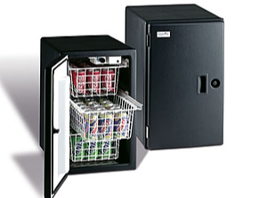 Kühlschränke des Spritzgießers aus Aitrach (Foto: Klaus Kunststofftechnik)