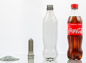 0,5-l-Flasche aus 100 Prozent RE PET (Foto: Coca-Cola)