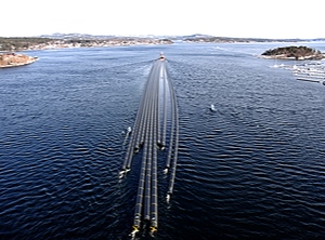 Transport von Kunststoffrohren auf dem Wasserweg (Foto: Wienerberger)