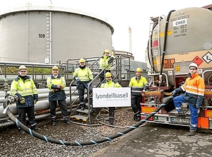 Erste Lieferung von aus Kunststoffabfall gewonnenem Rohstoff am Standort Wesseling (Foto: LyondellBasell)