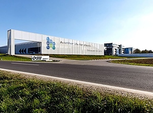 Frisch erweitert: Die Zentrale des Recycling-Maschinenbauers in Ansfelden (Foto: Erema)