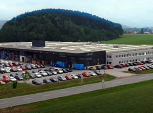 Der Hauptsitz in Neumarkt am Wallersee (Foto: Arvai Plastics)