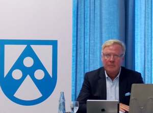 Franz Lübbers steuert die Röchling-Industriesparte (Screenshot der Online-Pressekonferenz)