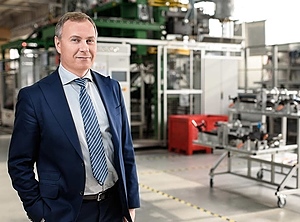 Das Management um Przemyslaw Skrzydlak wird das polnische Unternehmen auch weiterhin leiten (Foto: Izoblok)