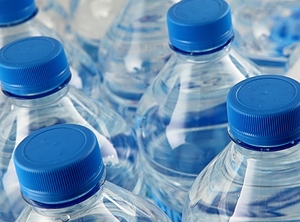 Aus alt macht neu: PET-Flaschen
 (Foto: iStockPhoto/@laurent)