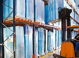 Der polnische Verpackungshersteller investierte in ein neues Logistikzentrum (Foto: Plast-Box)