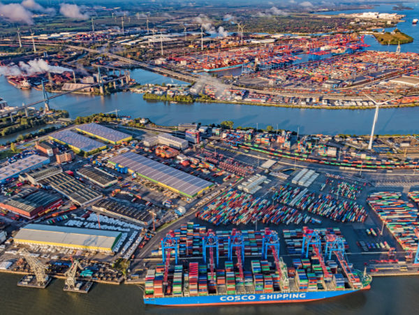 Container am Tor zur Welt: der Hamburger Hafen von oben (Foto: HHLA/Martin Elsen)