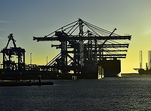 Stimmungsvoll trotz schlechter Laune: die Maasvlakte (Foto: Rotterdam Port Authority; Danny Cornelissen)