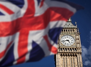 Abwarten und 5-o'clock-tea trinken: Gehen dem Fußballvizeeuropameister demnächst die LKW-Fahrer aus? (Foto: Fotolia/Melinda Nagy)