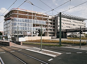 Es gibt sie doch: die neue Firmenzentrale in Bielefeld (Foto: Schüco International/Frank Peterschröder)