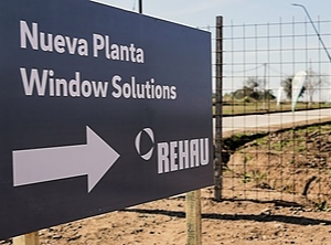 Nahe der argentinischen Hauptstadt Buenos Aires soll ein neues Werk entstehen (Foto: Rehau)