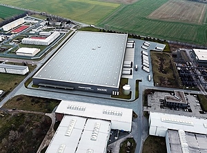 Glatt und clean: das geplante neue Logistikzentrum für Wacker Chemie in Sachsen (Simulation: Finsterwalder)