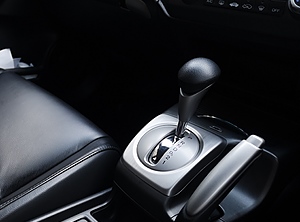 TPE-Compounds mit Recyclinganteil für Automobil-Innenraumanwendungen, wie Einlegematten, Becherhalter oder Dichtlippen (Foto: Hexpol)