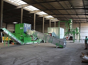 Die Nehlsen Cohrs GmbH nimmt eine neue Anlage zur Kunststoffaufbereitung in Betrieb (Foto: Nehlsen)