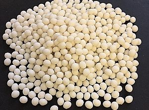 Verbessern das Fließverhalten: Peroxid-Masterbatches in Granulatform (Foto: Polyvel)