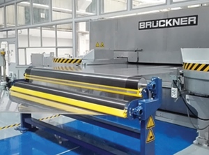 Kunststoff-Streckfolien-Anlage, bei der ZSK-Extruder die Aufschmelzung der Compounds übernehmen (Foto: Brückner)
