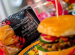 Zum Anbeißen: Verpackungslösung für Burger-Buns (Foto: IFP)