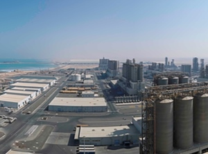 Grünes Licht für die Ausbaustufe 4: Ruwais in den Vereinigten Arabischen Emiraten wird zum weltweit größten Single-Site-Polyolefinkomplex (Foto: Borouge)