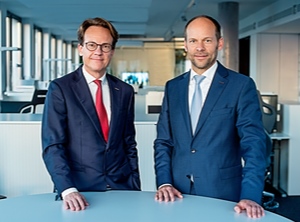 Der eine geht, der andere kommt: Der scheidende Gruppen-CEO Martin Putsch (li.) und sein Nachfolger Dr. Mark Hiller (Foto: Recaro)