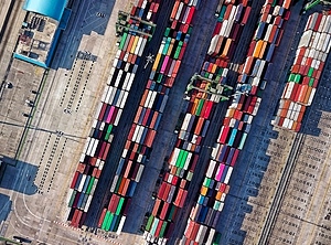 Stillstand: Container müssen in Bewegung bleiben, sonst klappt der Handel nicht (Foto: Pexels, Tom Fisk)