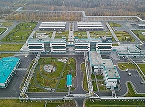 Zu einem knappen Fünfzigstel demnächst arabisch: eine Produktionsanlage von Sibur (Foto: Mubadala)