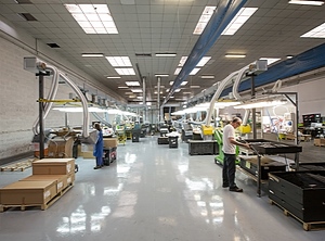 Kontrolle ist besser: Qualitätssicherung der Spritzgießteile (Foto: Polplastic)