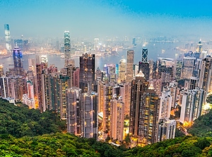 Spektakuläre Skyline, aber der Hafen ist so gut wie dicht: Hongkong (Foto: Panthermedia; masterlu)
