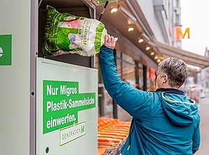 Die Genossenschaft Migros Luzern bietet Sammelcontainer für gemischte Kunststoffverpackungsabfälle (Foto: Migros)