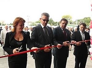 Ein Bild aus friedlichen Zeiten: feierliche Eröffnung des Werks in Tschernihiw im Jahr 2011 (Foto: Plast-Box)