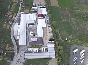 Von oben aus gesehen: Das Hauptwerk von Strazaplastika in Hum na Sutli im Norden Kroatiens (Foto: DW Reuseables)