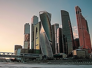 Bankentürme in Moskau: Auch dort will LyondellBasell ein Vertriebsbüro schließen (Foto: Pexels/Aghyad Najjar)