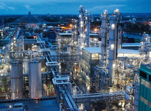 Im Frankfurter Industriepark Hoechst erzeugt Celanese unter anderem VAM (Foto: Celanese)