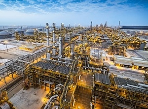 Fast alles Gold, was glänzt: Raffinerie von Saudi-Aramco (Foto: Saudi-Aramco)